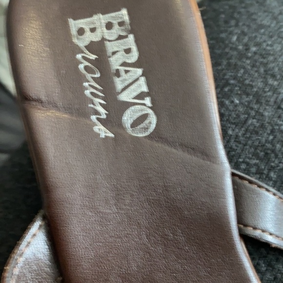 Bravo Browns Brown Leather Flip Flops Low Heel 9M - Picture 6 of 7